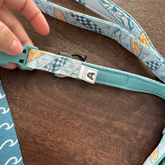NWOT Frenchie Bulldog Surf leash, collar, and poop bag holder - Picture 6 of 7